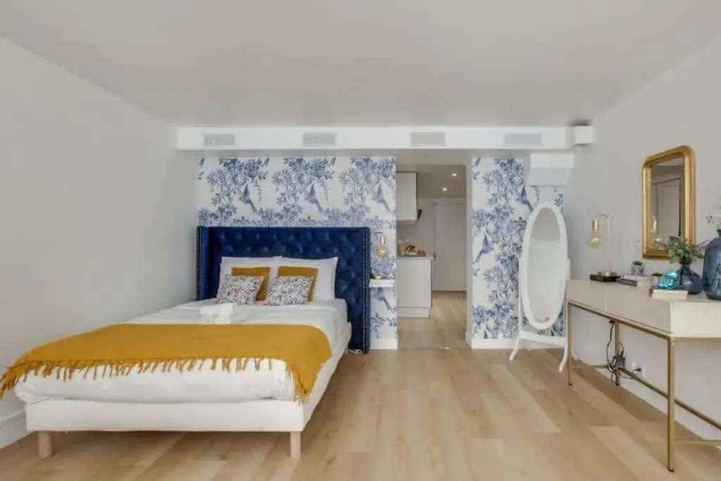 パリModern French Studio Charm In The Cityアパートメント パリ