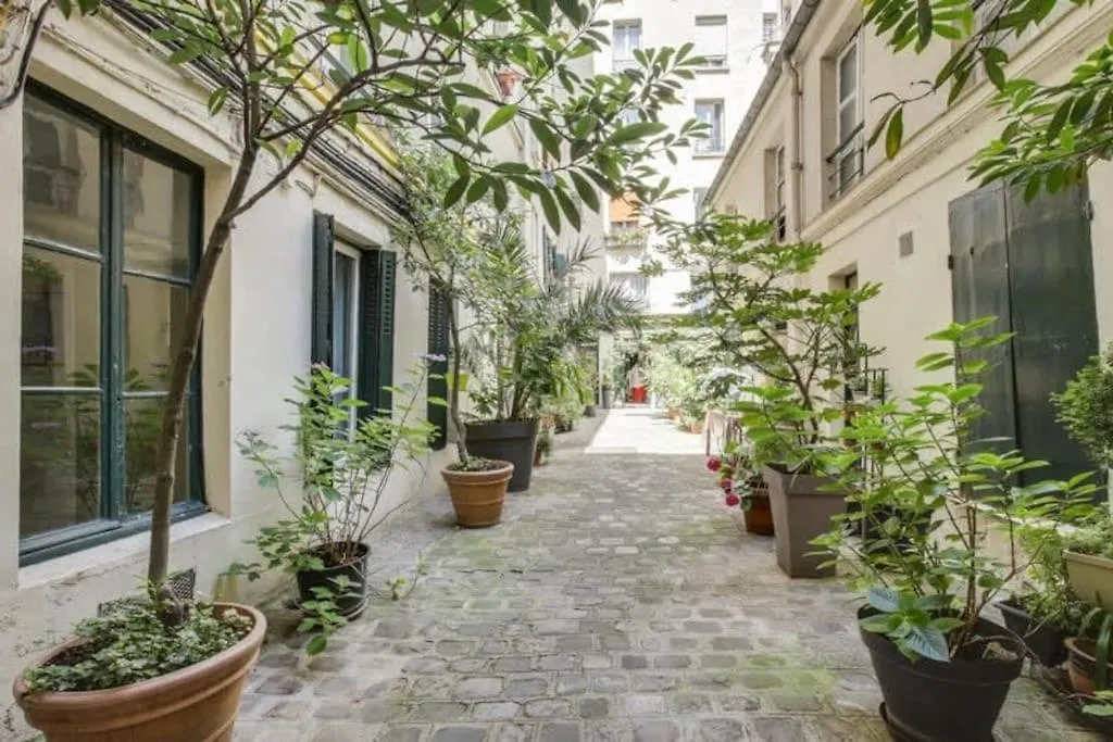 パリModern French Studio Charm In The Cityアパートメント 0*, パリ フランス